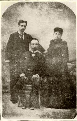 Martí junto a Gonzalo de Quesada y Angelina,  la esposa de este